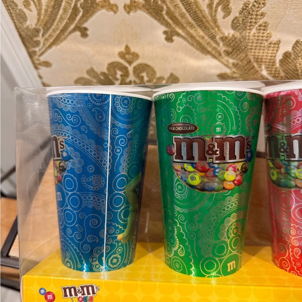 M&M'S Vibrant Character Cups
